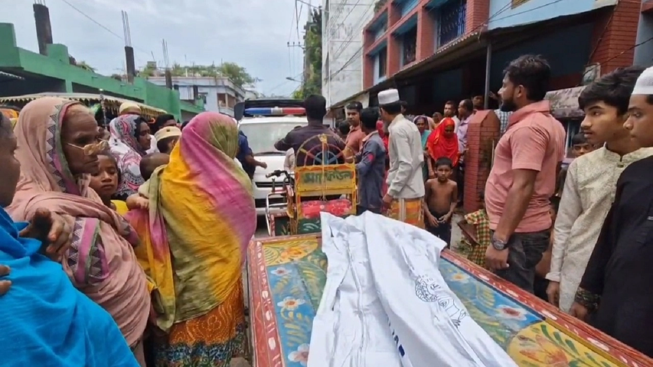 নিহত মোসা. শান্তা (১৭)