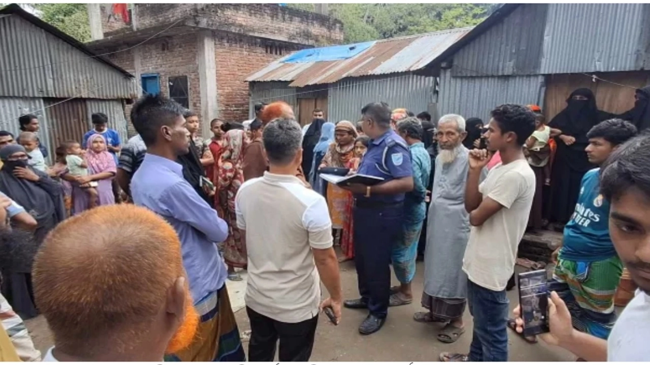 নিহতদের বাড়ীতে মানুষের ভিড়