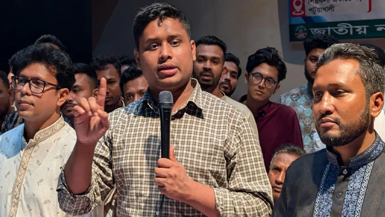 জাতীয় নাগরিক পার্টির (এনসিপি) দক্ষিণাঞ্চলের মুখ্য সংগঠক হাসনাত আব্দুল্লাহ