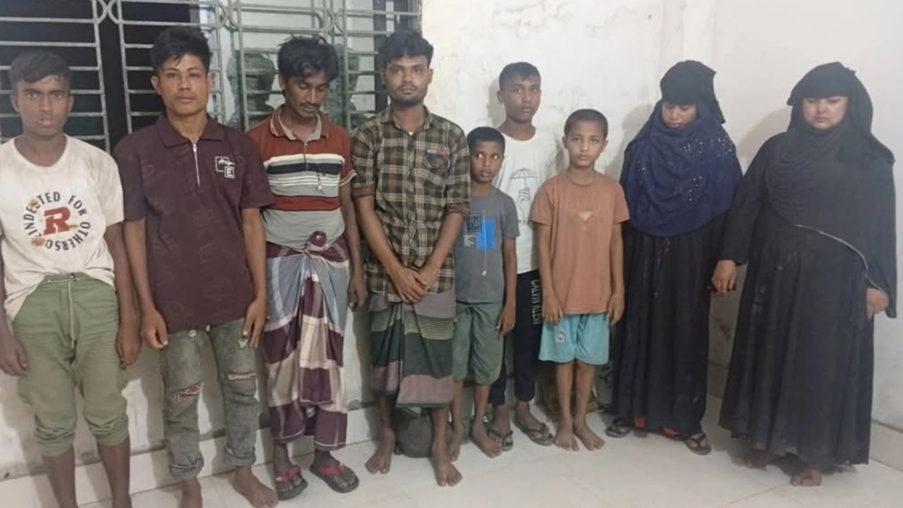 আটক কয়েকজন রোহিঙ্গা