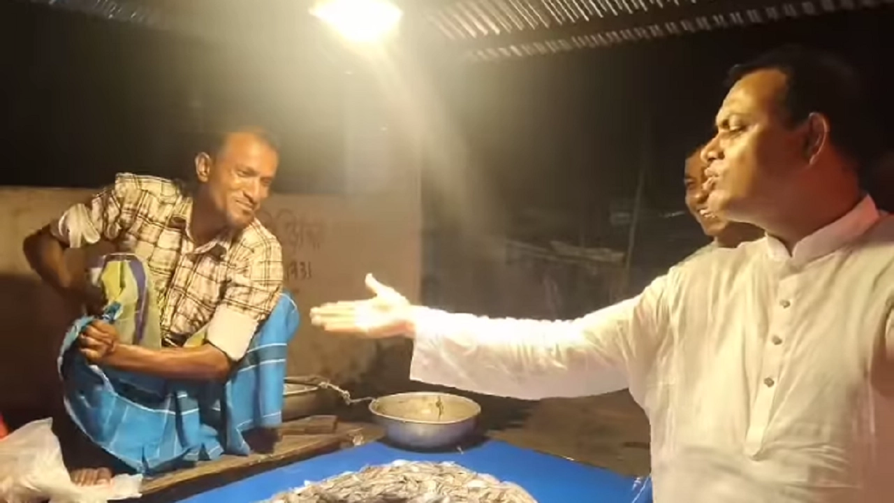 নান্দাইলে বিএনপি নেতা  মামুন বিন আব্দুল মান্নানের গণসংযোগ। ছবি: এনপিবি