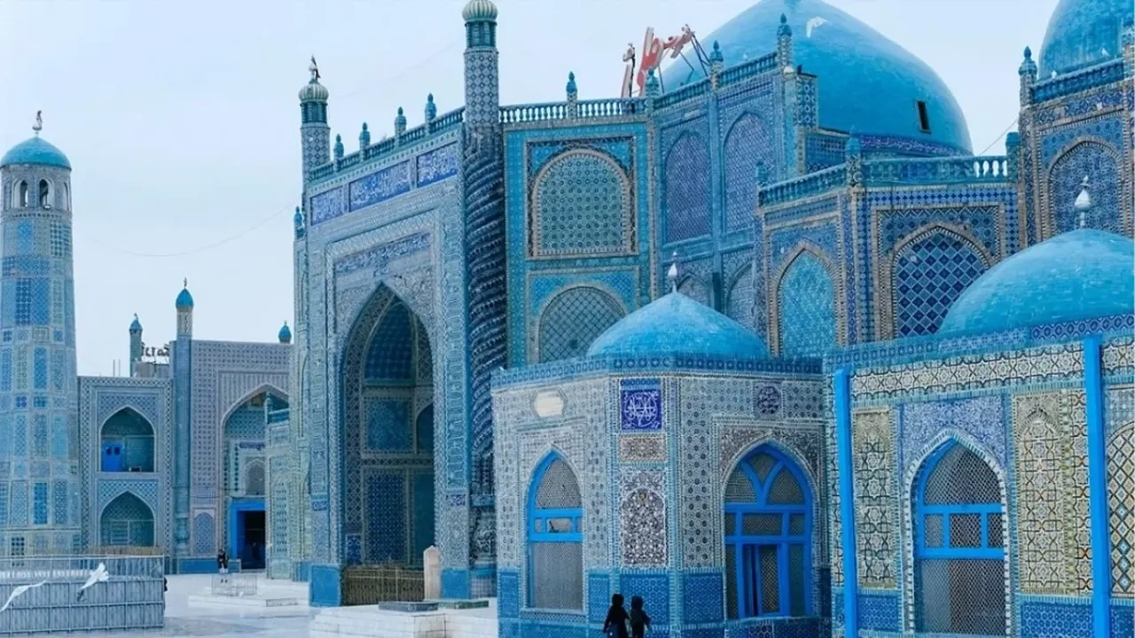 ঐতিহাসিক মাজার-ই-শরীফের বিখ্যাত নীল মসজিদ-ফাইল ছবি