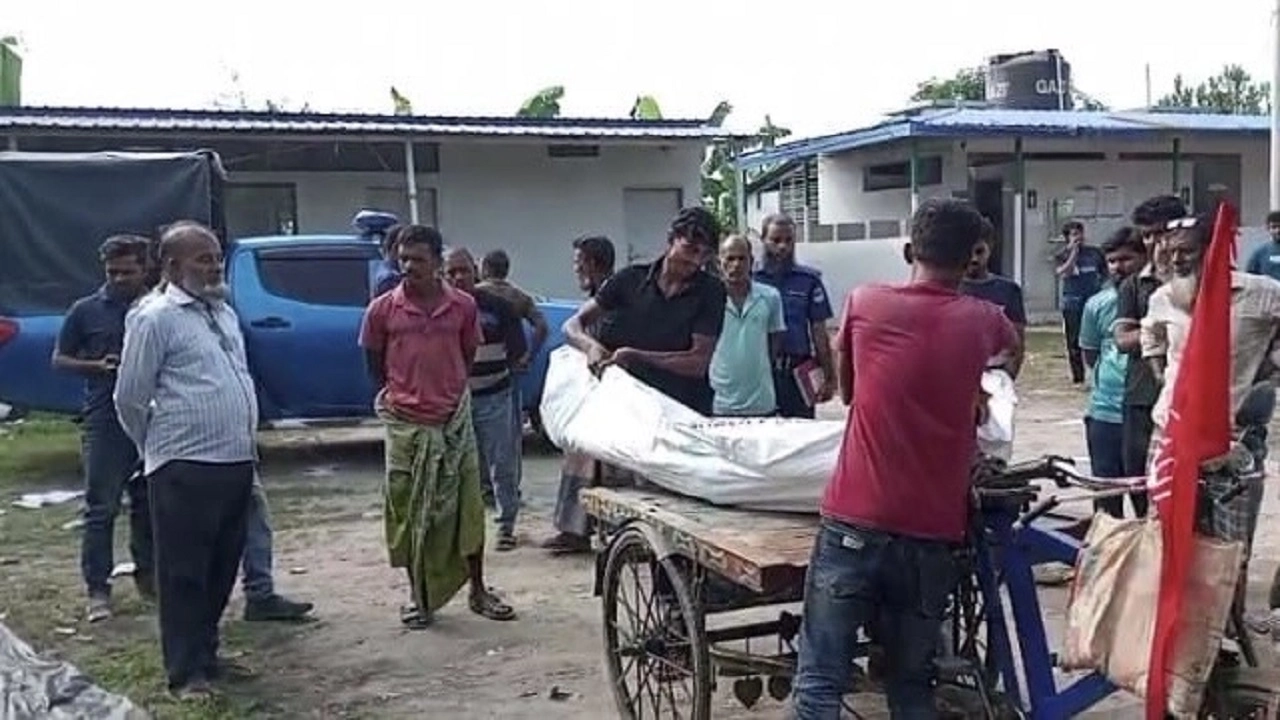 হেলপারের ঝুলন্ত মরদেহ উদ্ধার