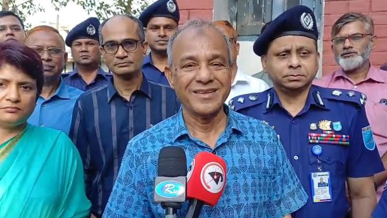 স্বরাষ্ট্র ও কৃষি উপদেষ্টা লেফটেন্যান্ট জেনারেল (অব.) জাহাঙ্গীর আলম চৌধুরী।