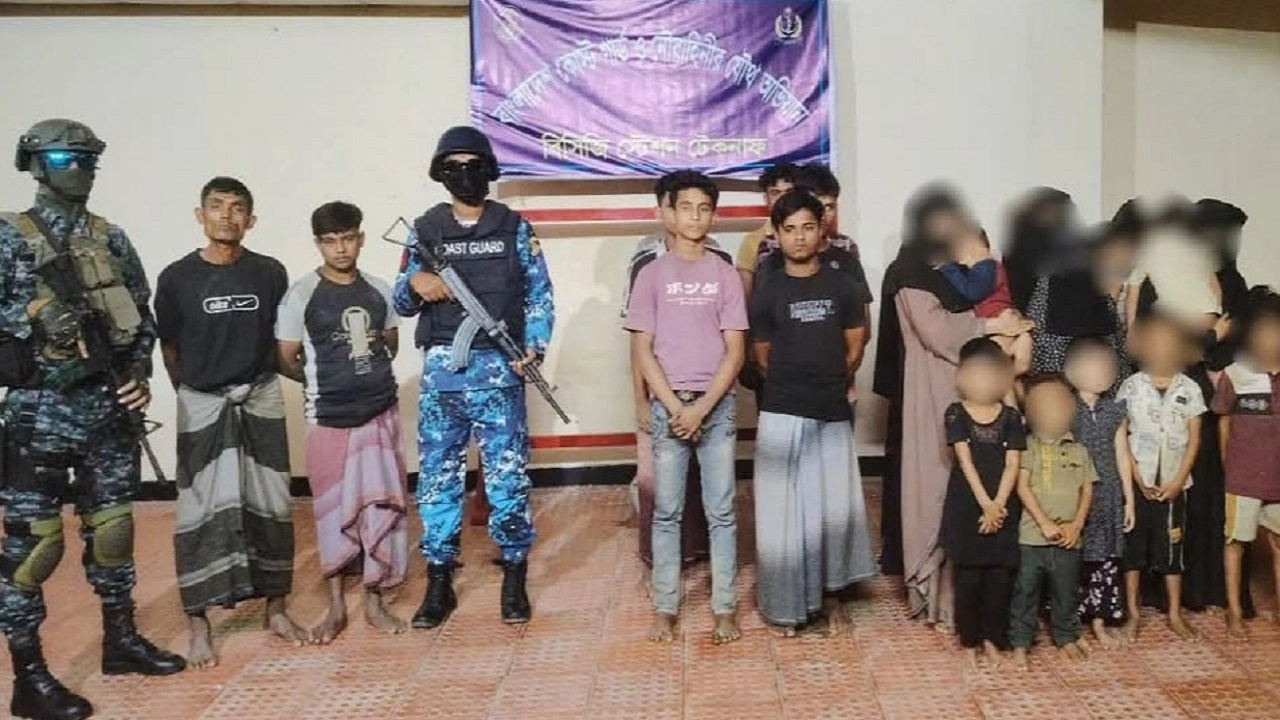 কক্সবাজারের টেকনাফে কোস্ট গার্ড ও নৌবাহিনীর যৌথ অভিযানে মানব পাচারকারী আটক