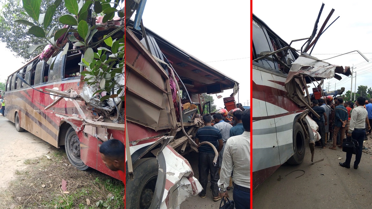 হবিগঞ্জে সড়ক দুর্ঘটনায় দুমড়ে মুচড়ে যাওয়া বাস। ছবি: এনপিবি