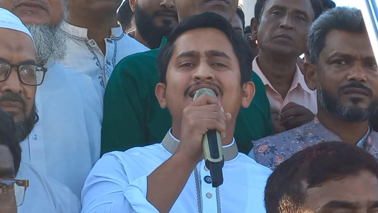 জাতীয় নাগরিক পার্টির (এনসিপি) মুখ্য সংগঠক (উত্তরাঞ্চল) সারজিস আলম