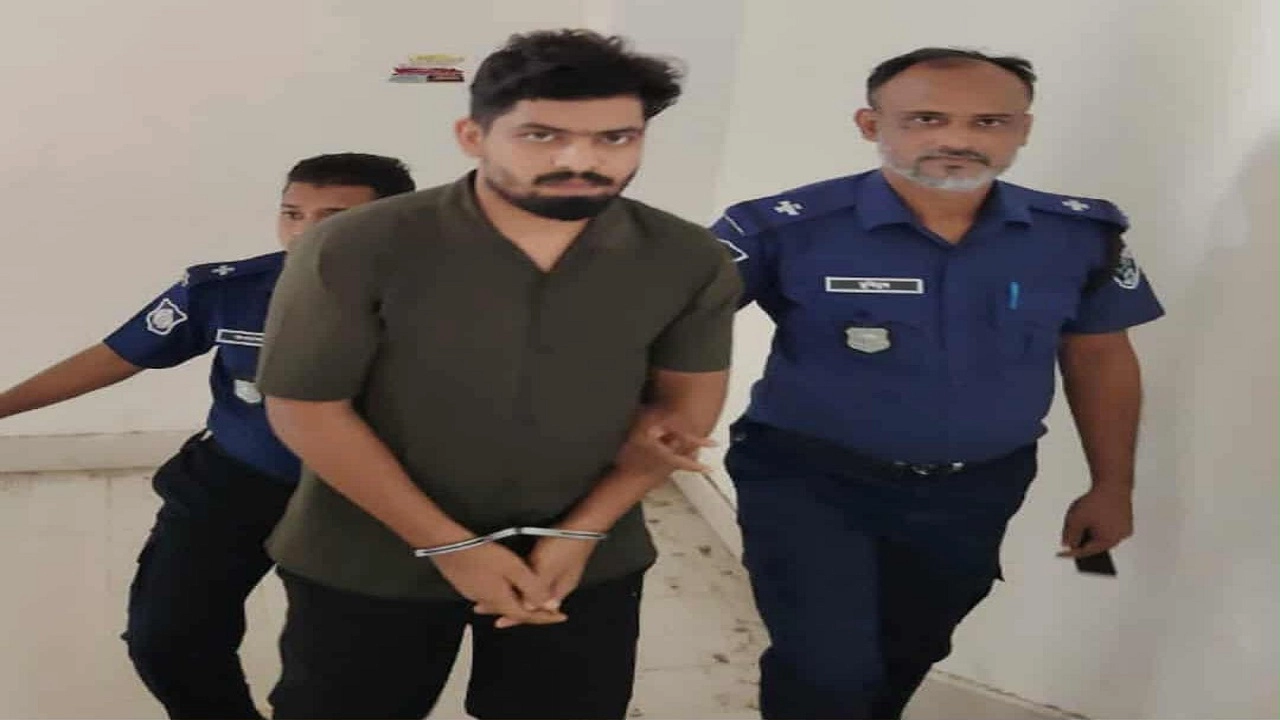 গ্রেপ্তার খন্দকার রিফাত হোসেন (২৮)