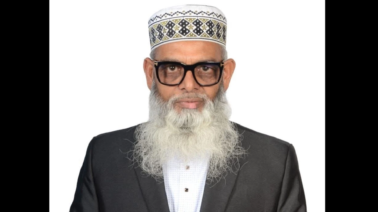 সোনামসজিদ স্থলবন্দর আমদানি-রপ্তানিকারক গ্রুপের সভাপতি ও সাবেক বিএনপি নেতা একরামুল হক