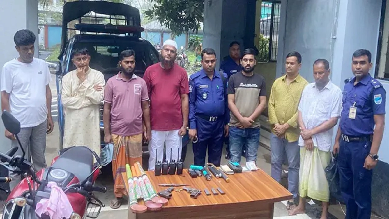 স্বতন্ত্র এমপি প্রার্থী অস্ত্রসহ আটক