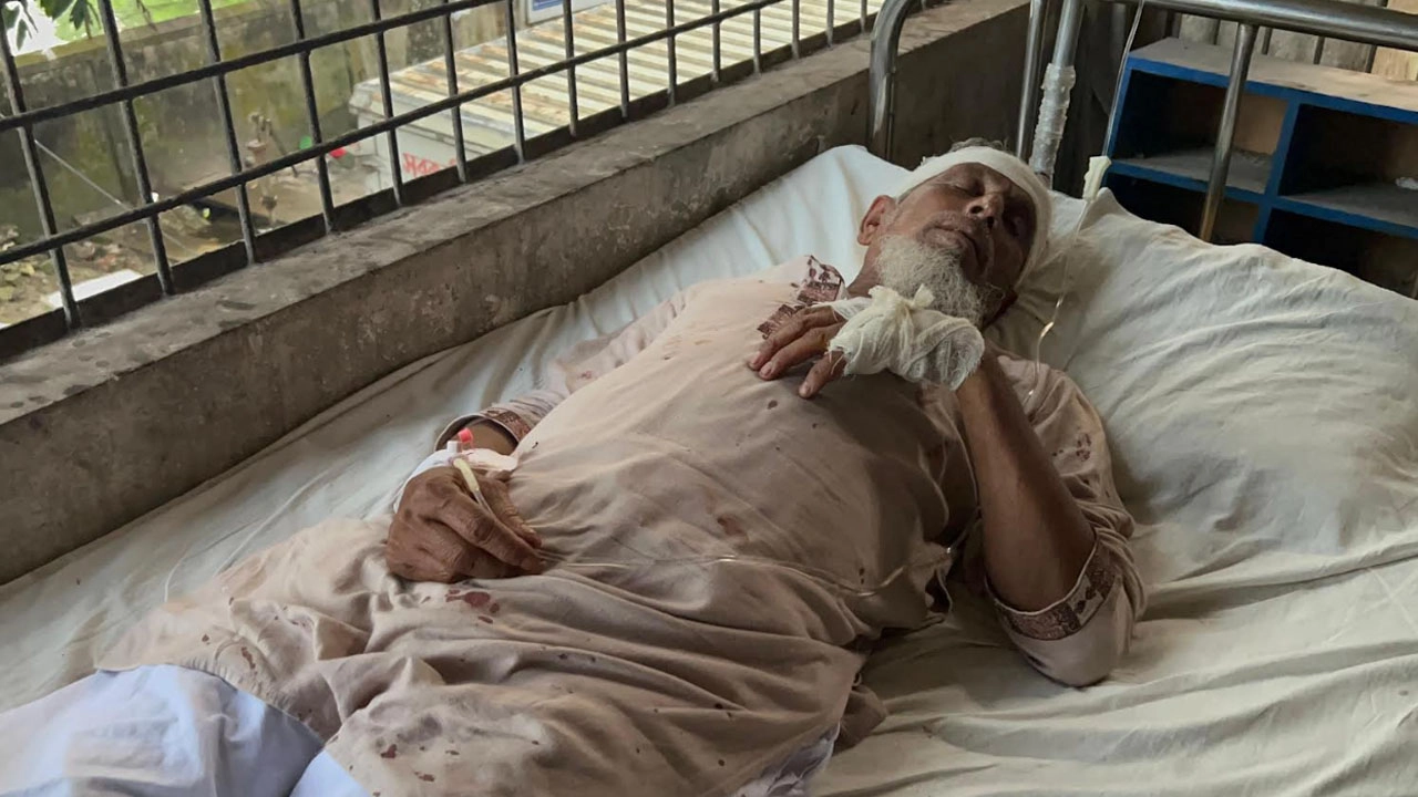 আ‘লীগ নেতার ছেলেকে বিএনপি অনুষ্ঠানে নিয়ে যাওয়ায় হাতুড়িপেটা