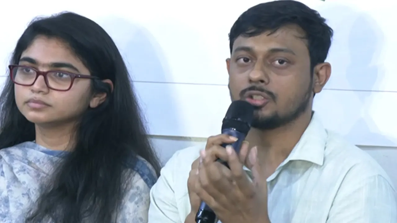 সংবাদ সম্মেলনে ডা. তাসনিম জারা ও নাসীরুদ্দীন পাটওয়ারী