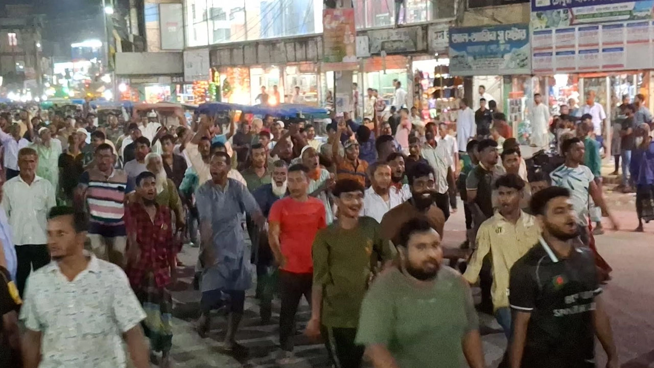 স্বপন ফকিরের মনোনয়ন বাতিলের দাবিতে বিএনপির বিক্ষোভ