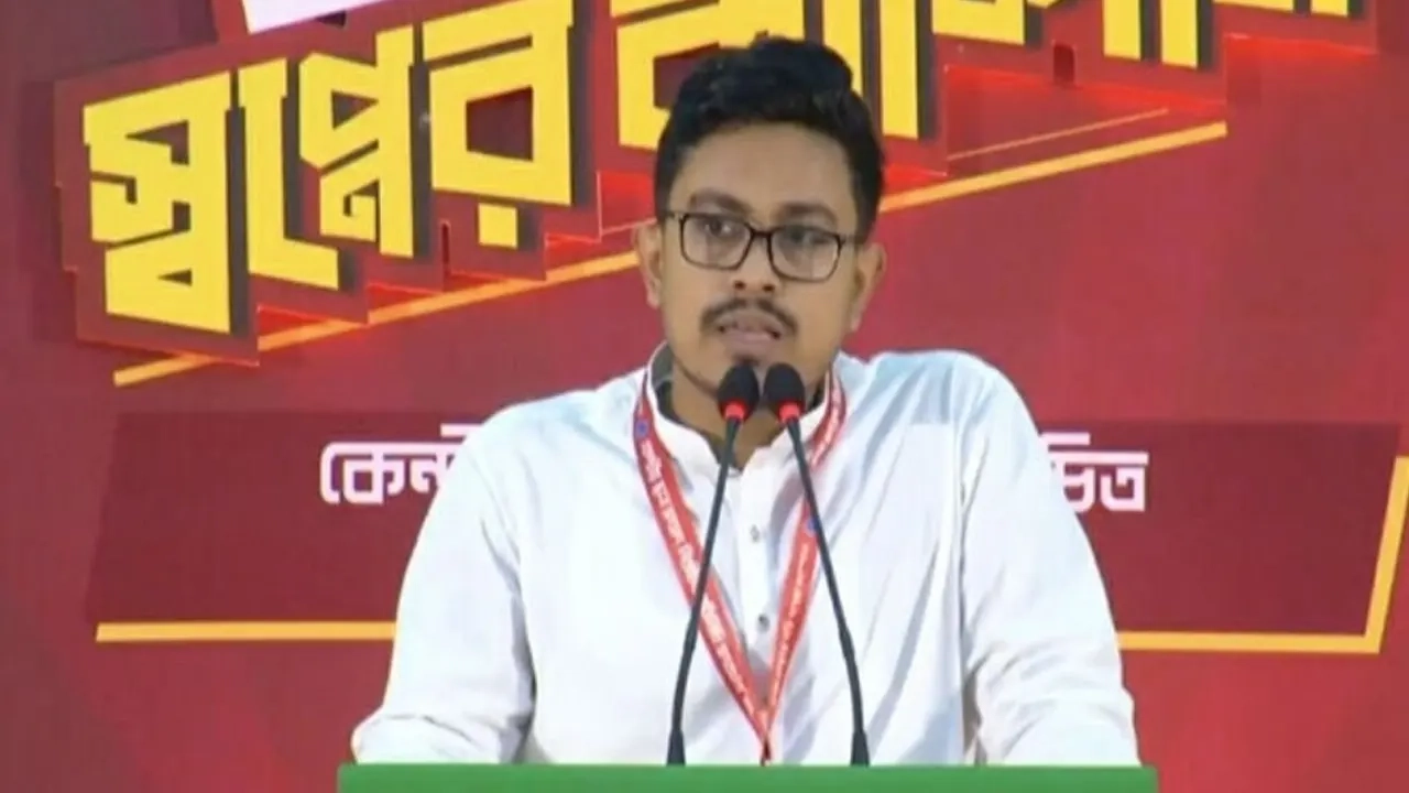 ঢাকা বিশ্ববিদ্যালয় কেন্দ্রীয় ছাত্র সংসদের (ডাকসু) ভাইস প্রেসিডেন্ট সাদিক কায়েম