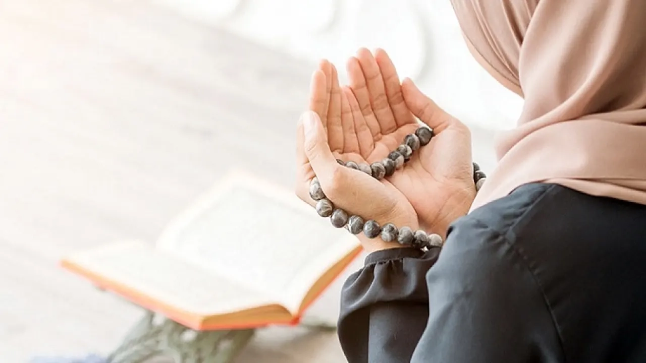 আল্লাহ তাআলার কাছে প্রার্থনা