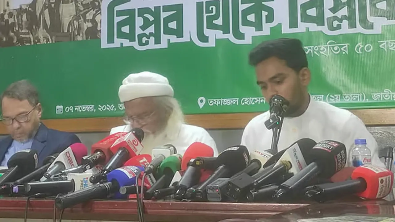 উপদেষ্টা আসিফ মাহমুদ সজীব ভুঁইয়া। আজ শুক্রবার জাতীয় প্রেসক্লাবে বৈষম্যবিরোধী ছাত্র আন্দোলনের গোলটেবিলে