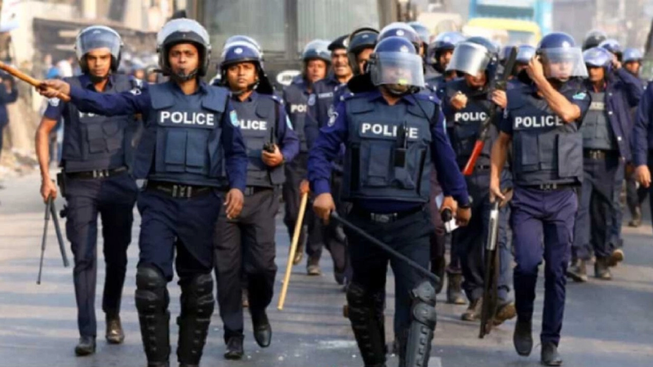 বাংলাদেশ পুলিশ।