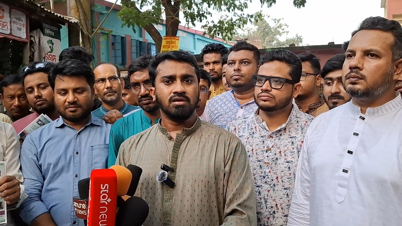 গণঅধিকার পরিষদের কেন্দ্রীয় সাধারণ সম্পাদক রাশেদ খাঁন। ছবি: এনপিবি