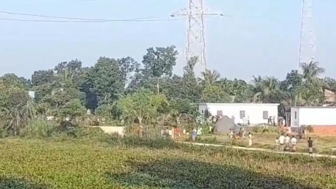 নরসিংদীতে দুই পক্ষের সংঘর্ষে টেঁটাবিদ্ধসহ আহত ১৫