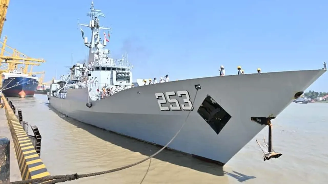 পাকিস্তান নৌবাহিনীর যুদ্ধজাহাজ ‘পিএনএস সাইফ’