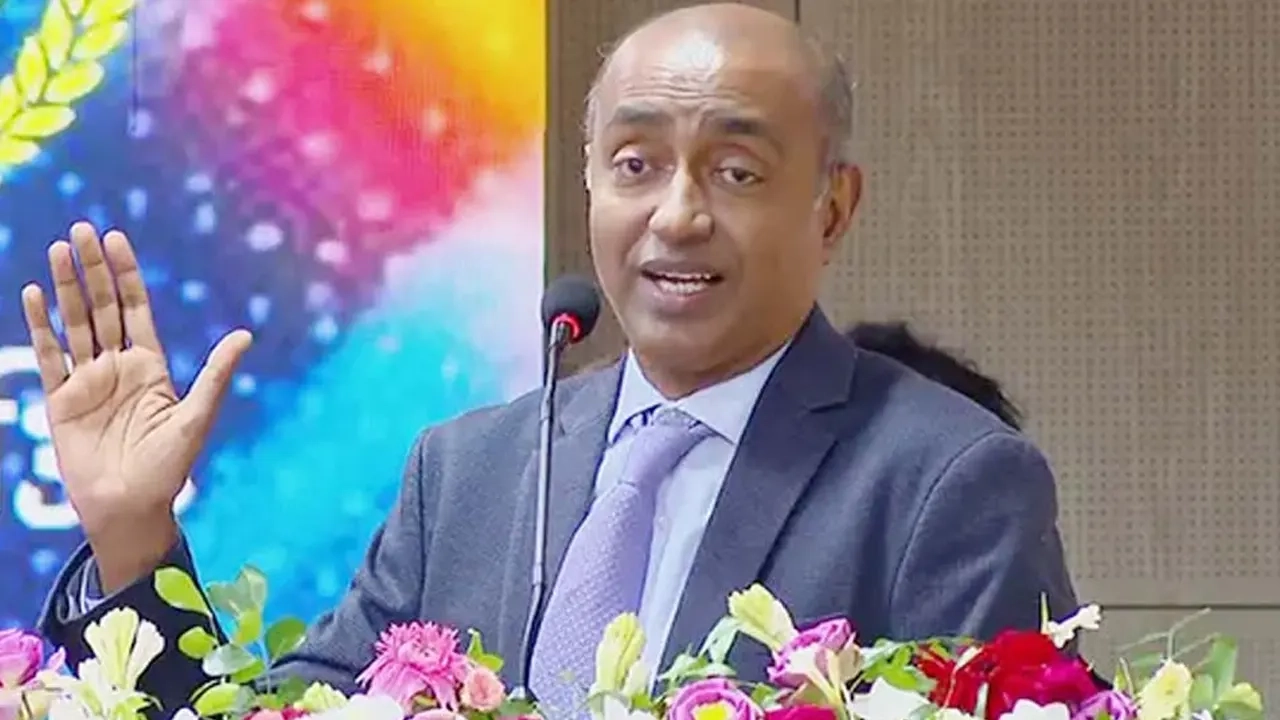 বকত্ব্য রাখছেন অ্যাটর্নি জেনারেল মো. আসাদুজ্জামান