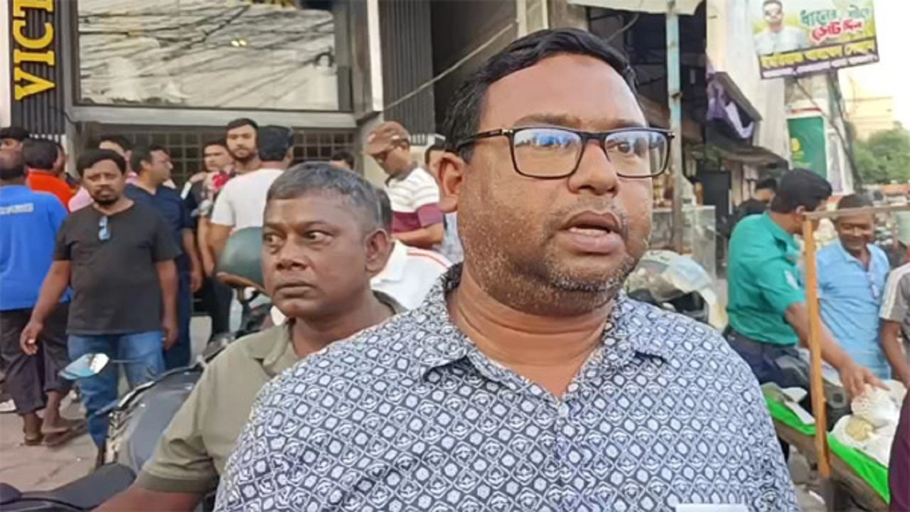 শিকার খুলনার দুই সাংবাদিক