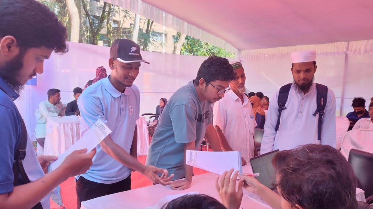 ছাত্রশিবিরের বিনামূল্যে চক্ষু ক্যাম্প