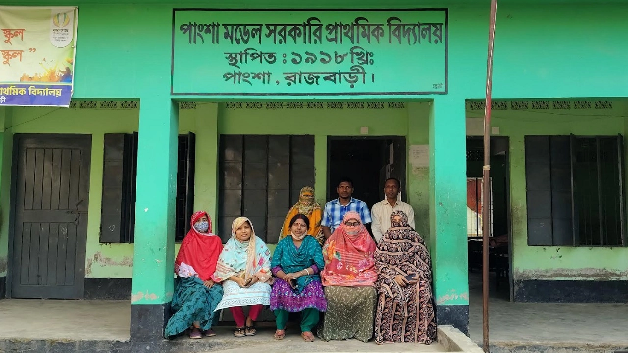 বিদ্যালয়ের শিক্ষকদের কর্মবিরতি শিক্ষরা