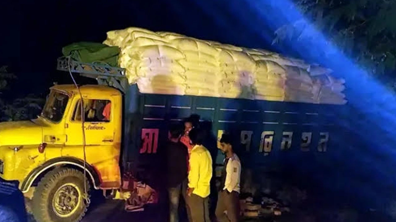 চুয়াডাঙ্গায় অবৈধ সার জব্দ