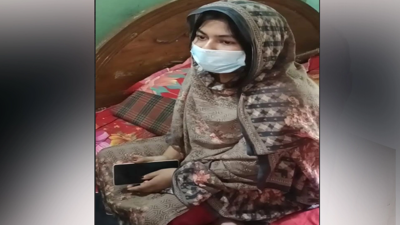 তরুণী রোববার (৯ নভেম্বর) সকাল থেকে অভিযুক্ত প্রেমিকের বাড়িতে অনশন করছে।