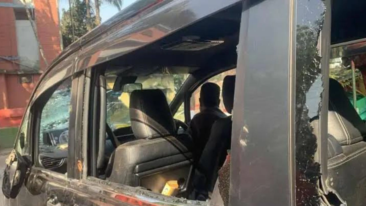 লাকসামে সামিরা আজিম দোলার গাড়িবহরে হামলা