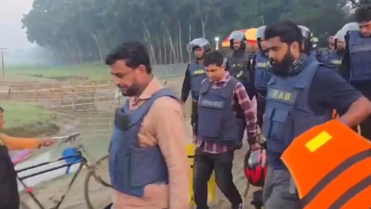 কুষ্টিয়ায় পদ্মার চরে পুলিশের সাঁড়াশি অভিযান