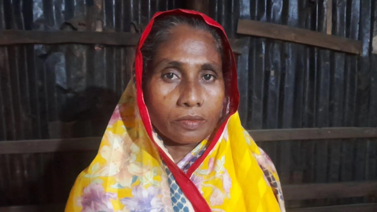 ৯ বছর ধরে বন্দোবস্তের জমির দখলবঞ্চিত হেলেনা বেগম।