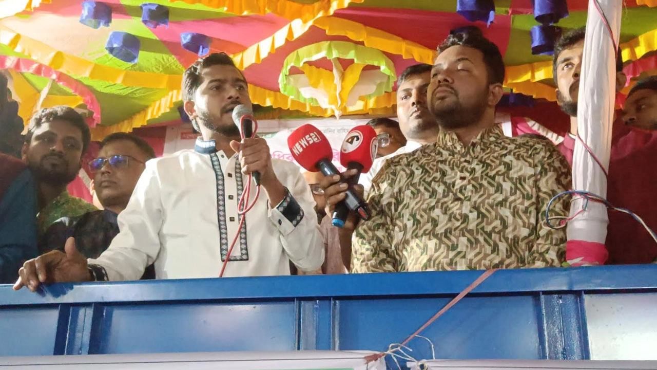 গণ অধিকার পরিষদের সভাপতি নুরুল হক নুর