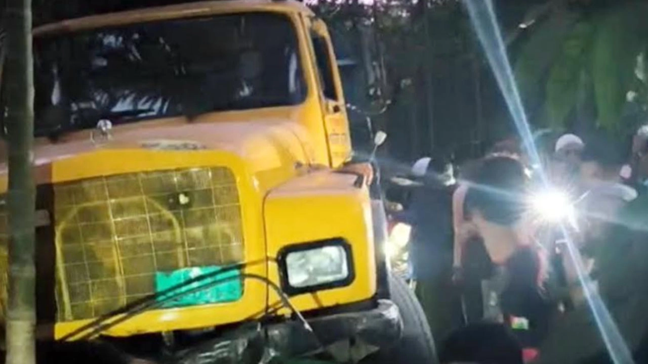 কুমিল্লায় ত্রিমুখি সংঘর্ষ