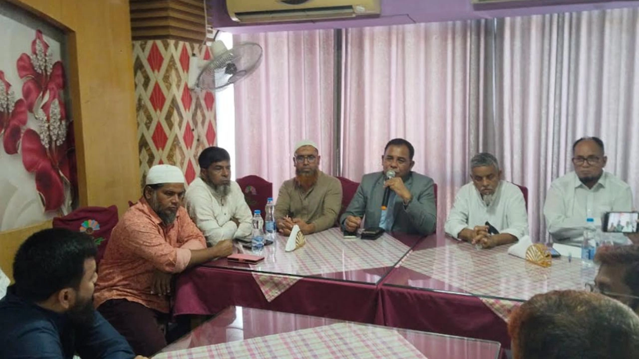 সুপ্রিম কোর্ট আইনজীবী ফোরামের যুগ্ম সাধারণ সম্পাদক অ্যাডভোকেট রোকন উদ্দিন মিয়া।