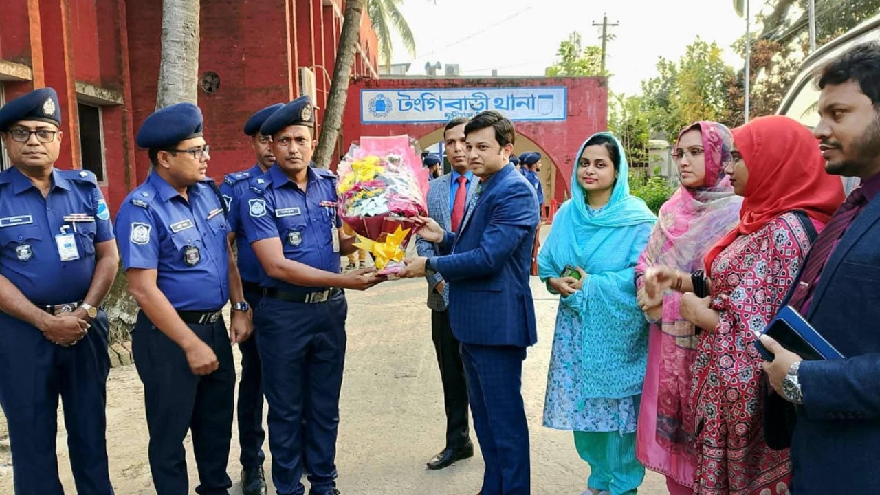 টঙ্গীবাড়ি থানা পরিদর্শনে চীফ জুডিশিয়াল ম্যাজিস্ট্রেট সাব্বির মাহমুদ চৌধুরী।