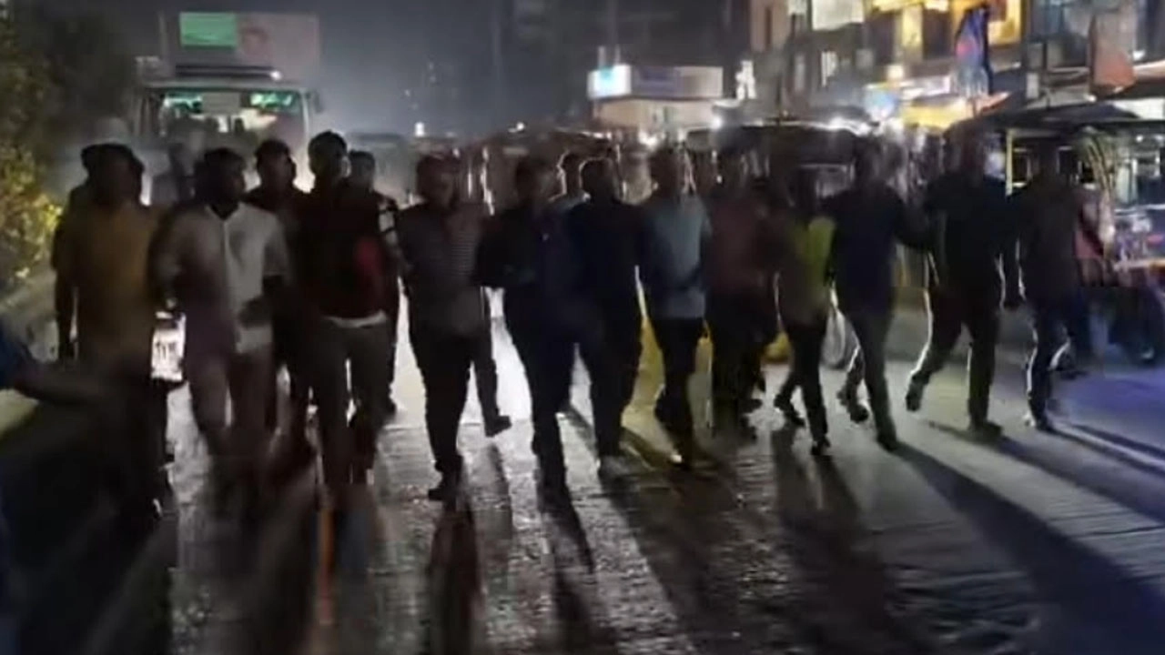 আ.লীগের লকডাউনের প্রতিবাদে রাজপথে যুবদল