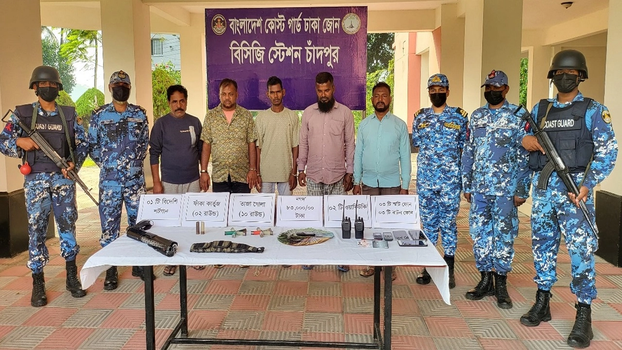 ডাকাত দলের ৫ সদস্য আটক