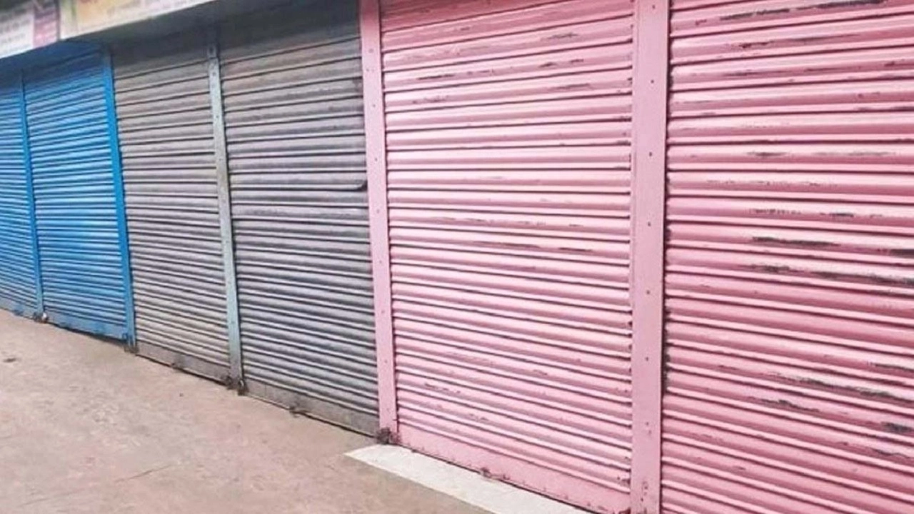 দোকানপাট বন্ধ। ছবি সংগৃহীত