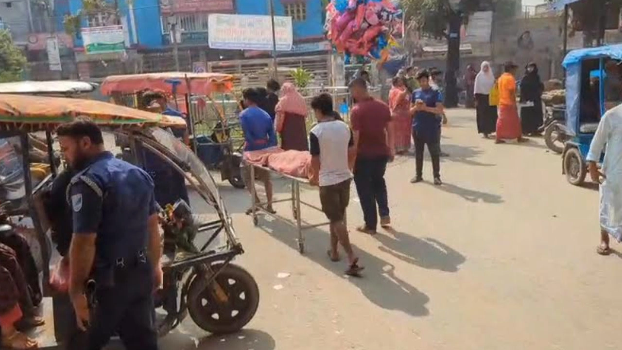 মুন্সীগঞ্জে গাছের চাপায় শ্রমিকের মৃত্যু