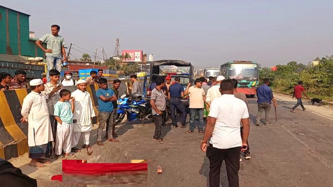 ট্রাক চাপায় পিষ্ট হয়ে বৃদ্ধার মৃত্যু 