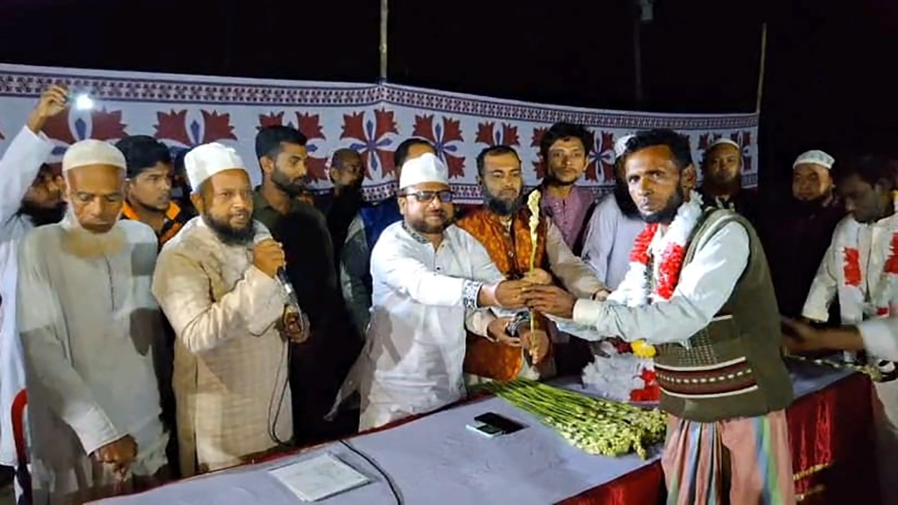 নেত্রকোণায় বিএনপি ও যুবদলের একাধিক নেতাকর্মীর জামায়াতে যোগদান। ছবি: এনপিবি