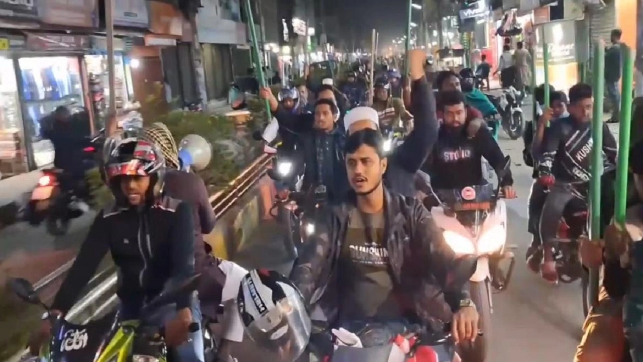 জামায়াতের মোটরসাইকেল শোডাউন