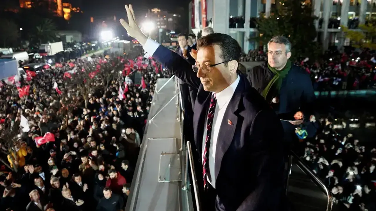 প্রেসিডেন্ট রিসেপ তাইয়েপ এরদোয়ানের প্রতিদ্বন্দ্বী একরেম ইমামোগলু। ছবি : সংগৃহীত