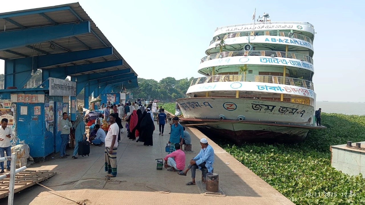চাঁদপুরে সড়ক, রেল ও নৌপথে যানবাহন চলাচল স্বাভাবিক