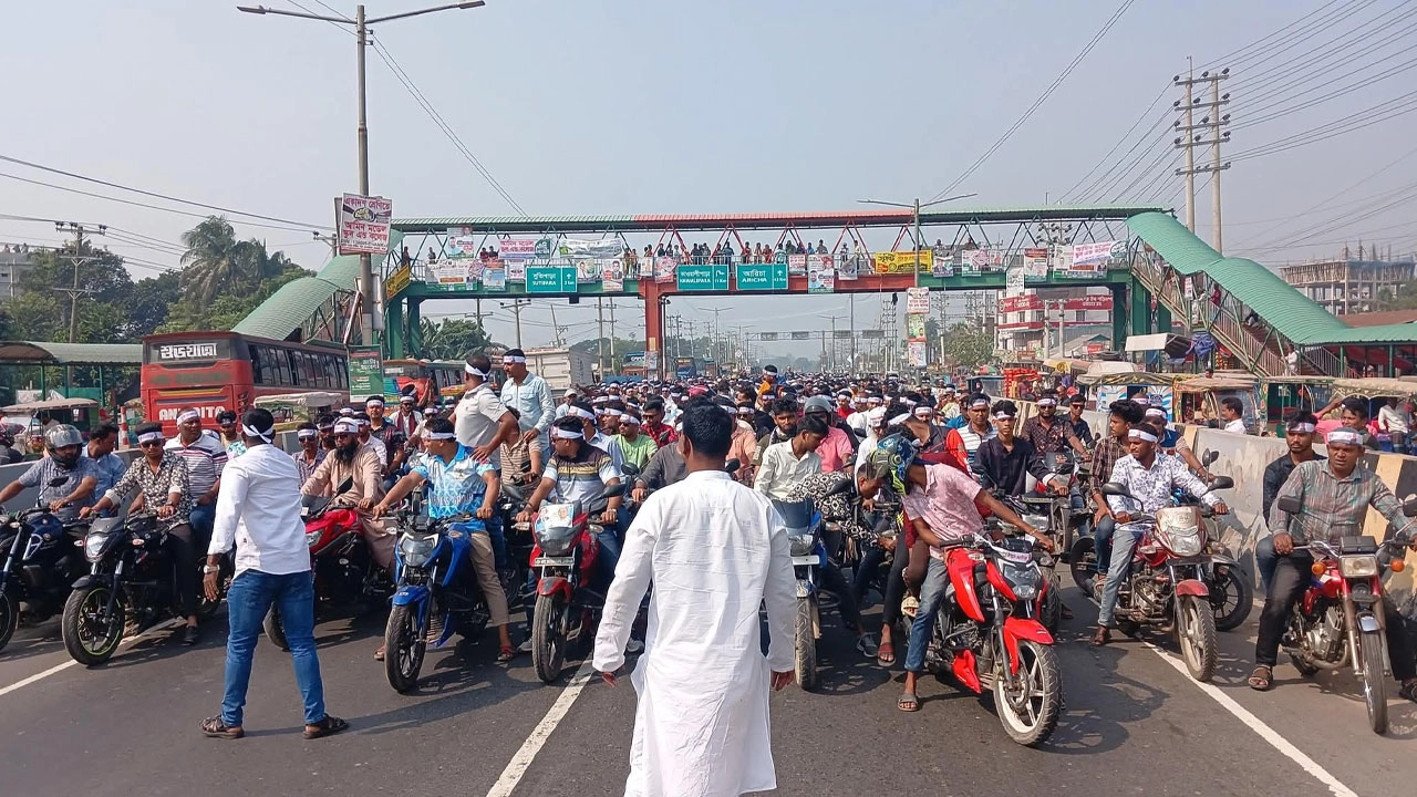 আওয়ামী লীগ ঘোষিত লকডাউন এর বিরুদ্ধে ধামরাই যুবদলের মোটরসাইকেল শোডাউন
