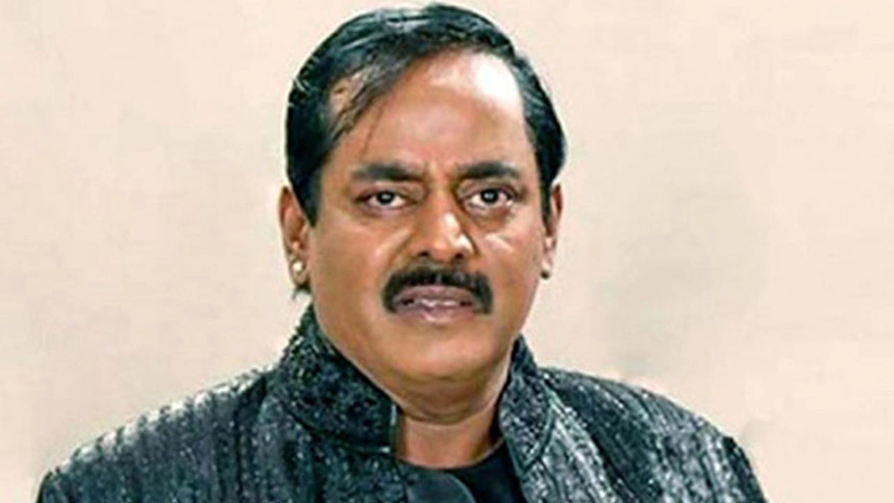 খল অভিনেতা মনোয়ার হোসেন ডিপজল