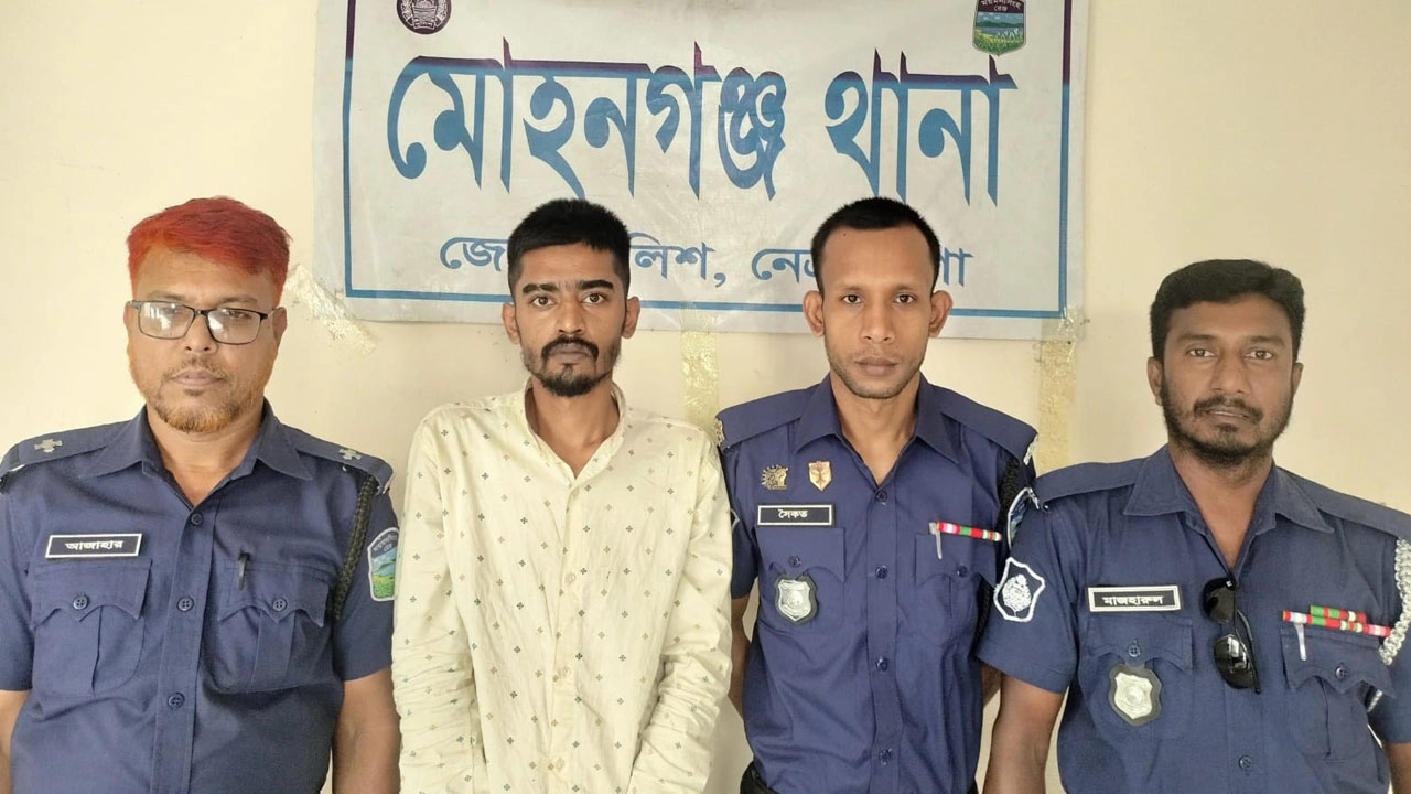 জামিনে বেরিয়ে ফের মাদক ব্যবসায়, গাঁজাসহ ধরা আসামি