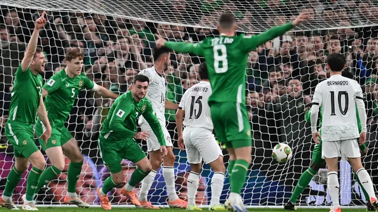 রোনালদোর লাল কার্ডের রাতে হারল পর্তুগাল